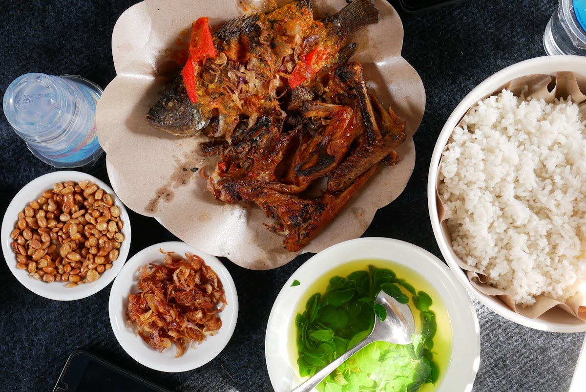 Rumah Makan Kemangi-8